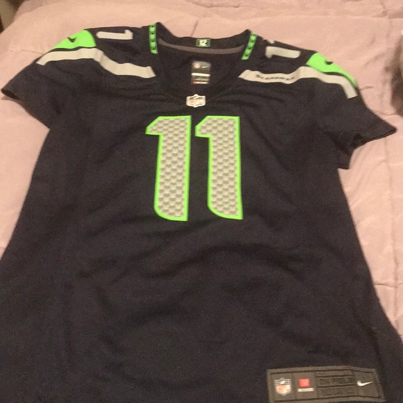 Nike Tops - Nike NFL Seattle Seahawks jersey